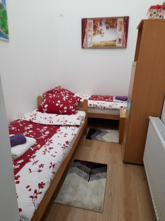 Apartman Lela Vârşeţ Exterior foto
