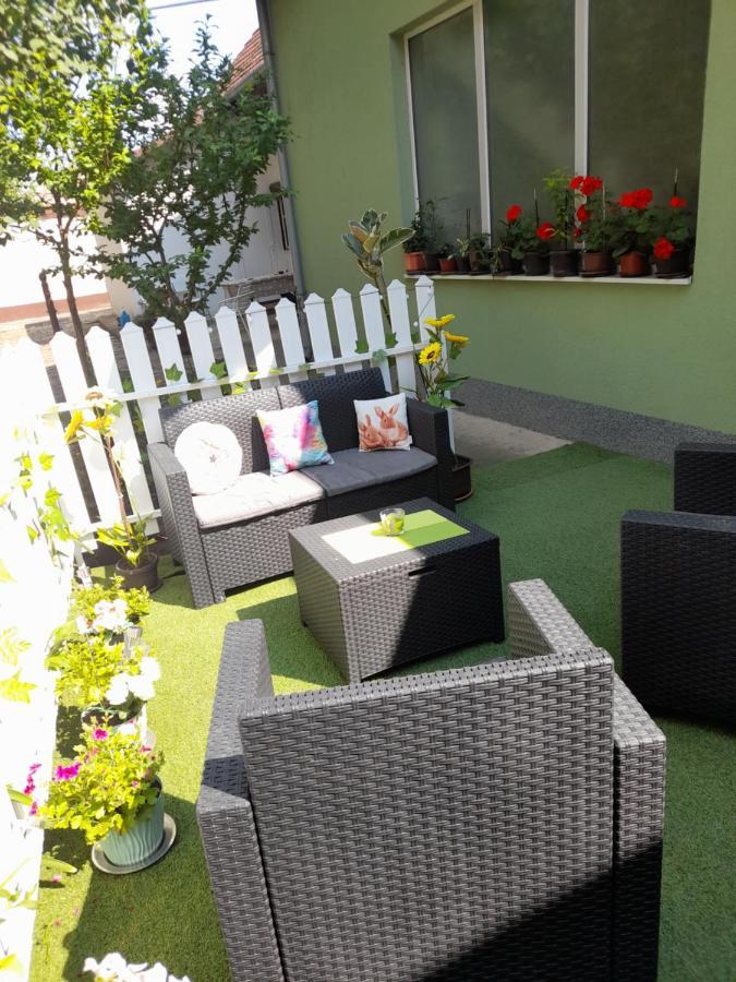 Apartman Lela Vârşeţ Exterior foto